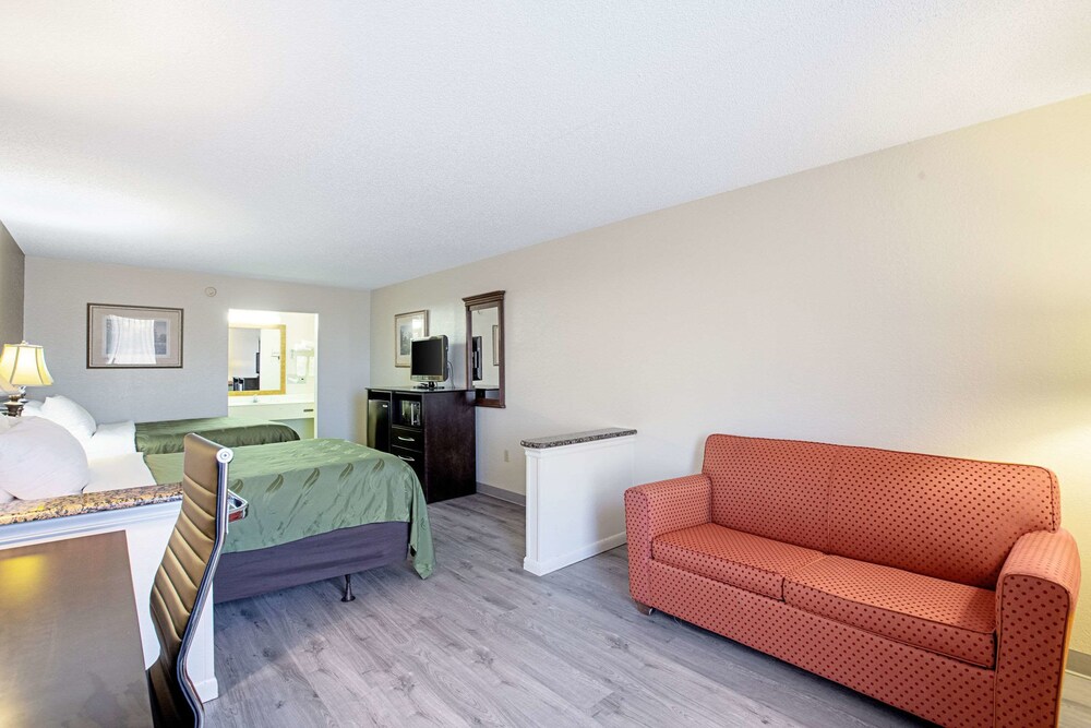 Quality Inn & Suites Live Oak I 10 Exit 283 - photo 14