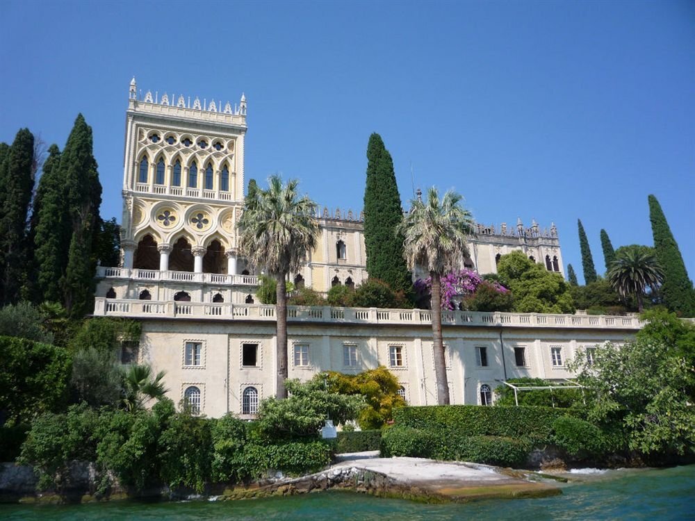 Piantelle Camping — 4-Star Luxury Hotel in Moniga Del Garda, Italy