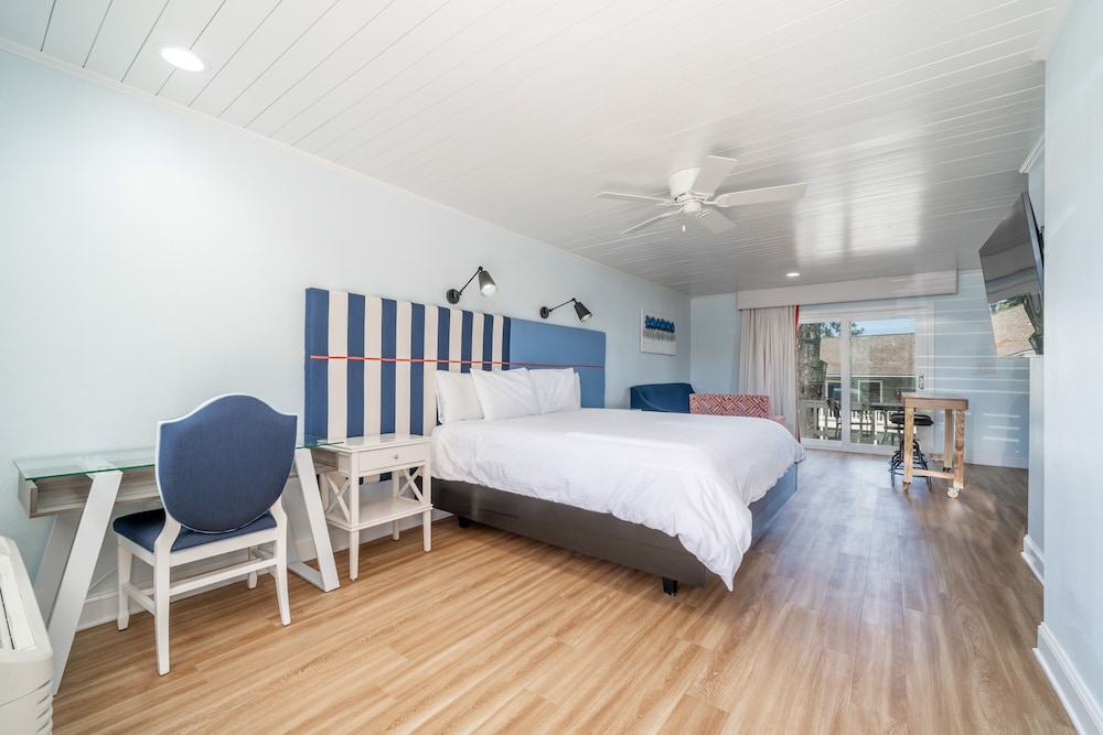 The Hamilton Lakefront & Studio Suites Hot Springs in Hot Springs, United States