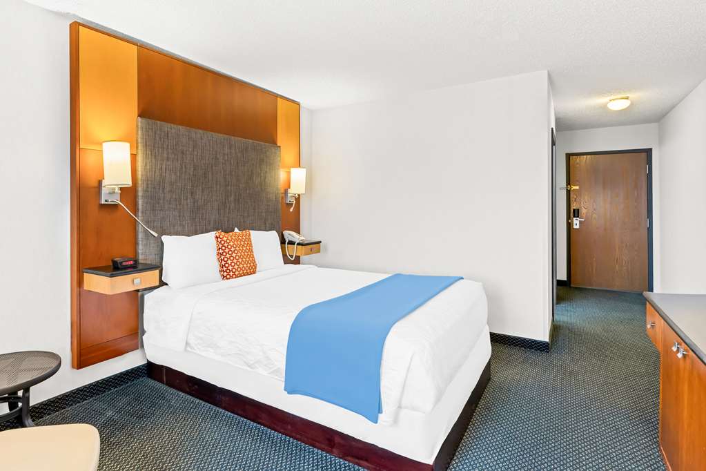 Americas Best Value Inn Tahquamenon Country - photo 10