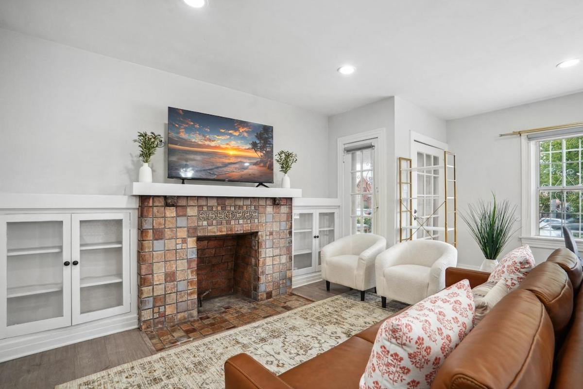 Foosball L la Mural L Dtla L Univstudios L Bevhills in Glendale, United States