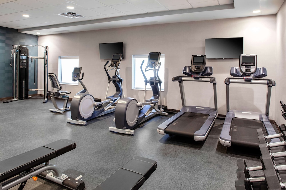 Home2 Suites by Hilton Bloomington - photo 17