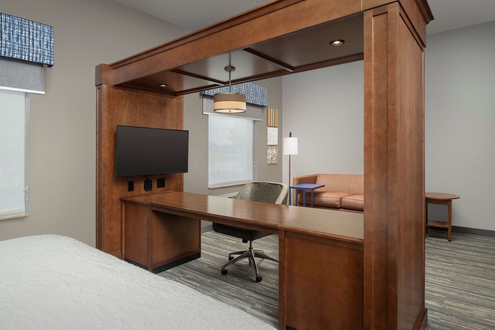 Hampton Inn & Suites Holly Springs - photo 9