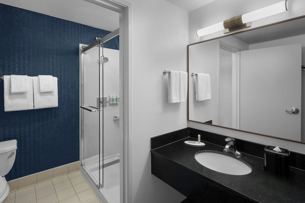 Fairfield Inn Santa Clarita Valencia - photo 13