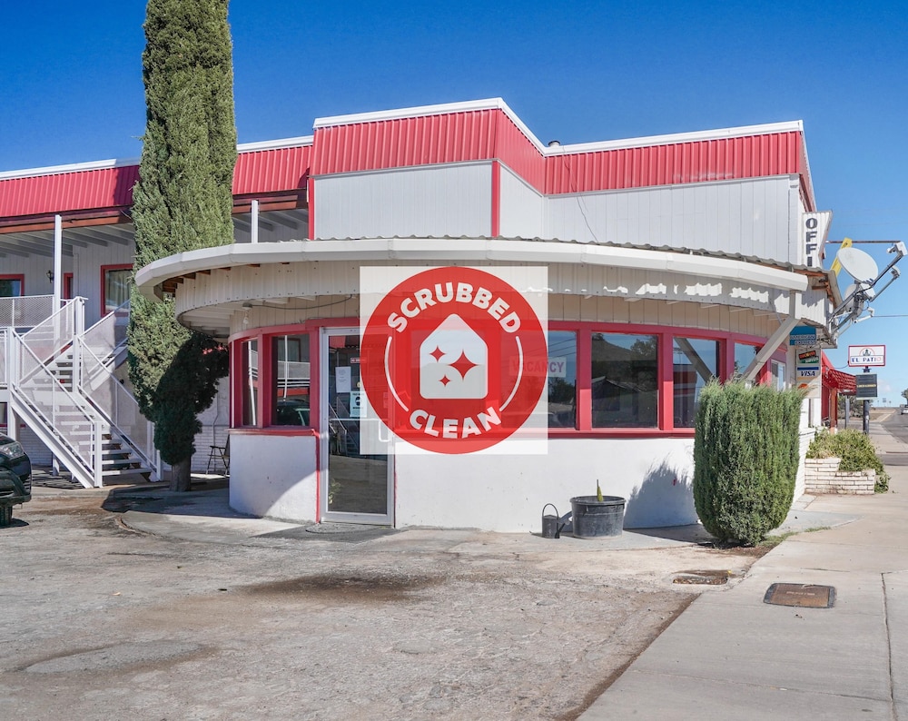 OYO Alpine TX near Big Bend National Park - photo 3