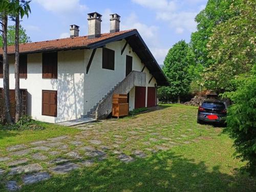 Casa sul Lago di Lugano Besano Porto Ceresio — 4-Star Luxury Hotel in Besano, Italy