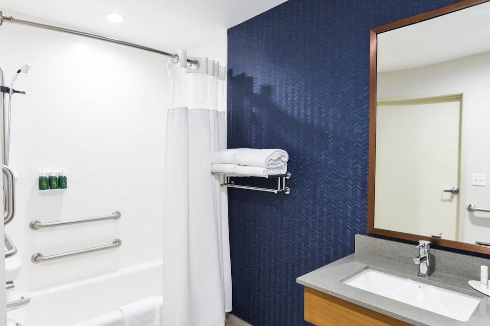 Fairfield Inn & Suites by Marriott Ontario Rancho Cucamonga - photo 23
