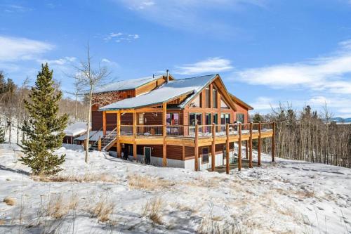 Chic 5bedroom 4.5bath Secluded Mountain Cabin — 4-Star Luxury Hotel in Fairplay, United States