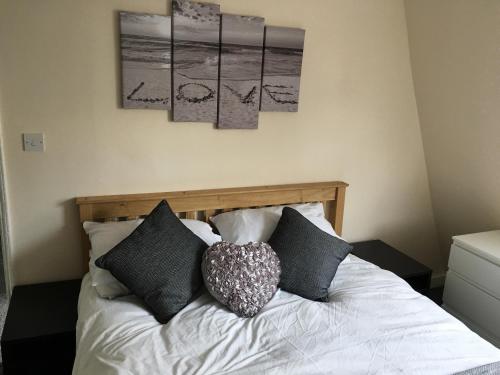 Ocean Apartment 50 yds to Beach Sleeps 10 — 4-Star Luxury Hotel in Weymouth, United Kingdom