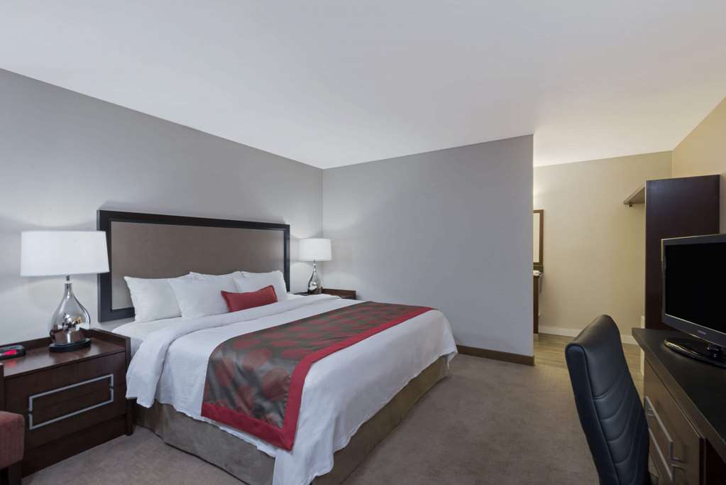 Ramada by Wyndham Boston - photo 12