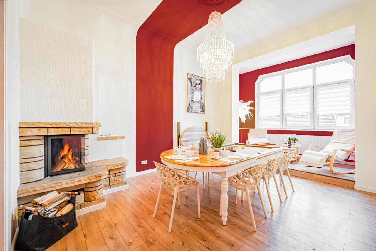 Stilvolle XXL Ferienwohnung für 9 Gäste 148qm 4 Schlafzimmer 2 Parkplätze — 4-Star Luxury Hotel in Magdeburg, Germany