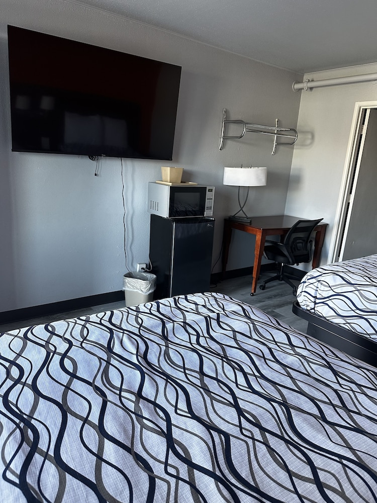 Nampa Downtown Inn - photo 7
