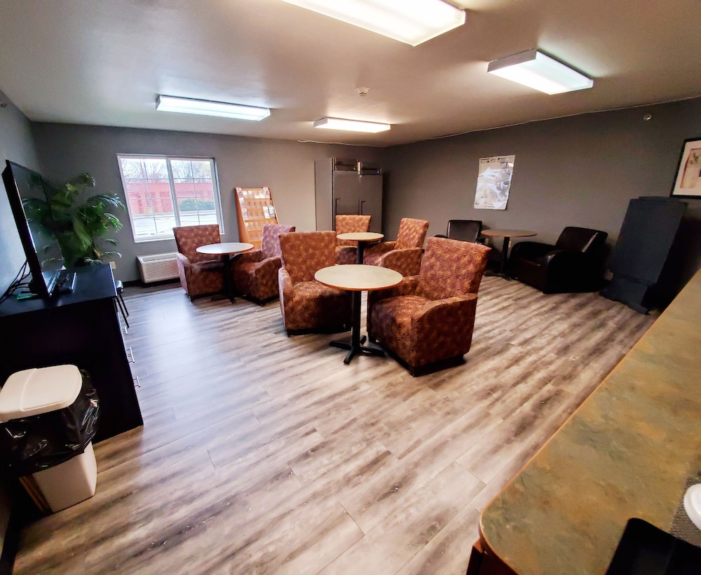 Americas Best Value Inn & Suites Racine - photo 36