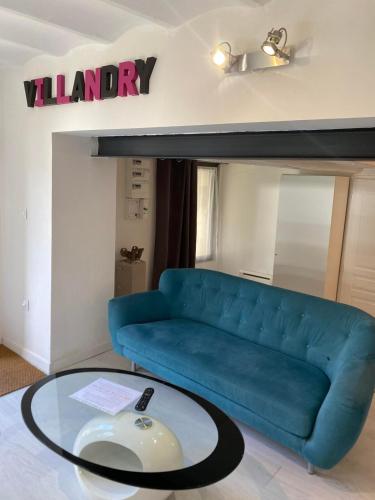Logement Avec Alcove Et Jardin Proche du Chateau — hotel in Villandry