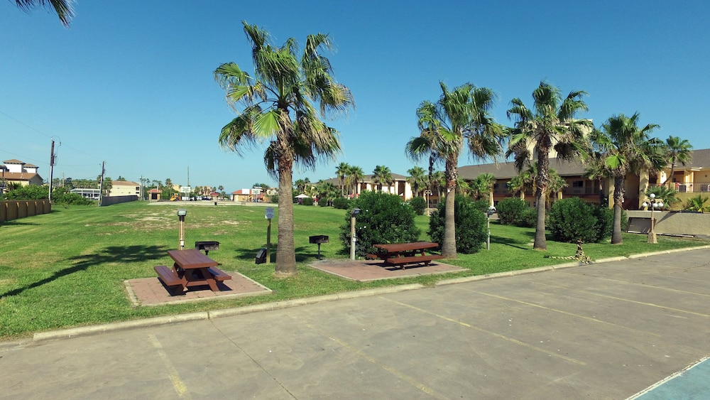 Ramada by Wyndham & Suites South Padre Island - photo 65
