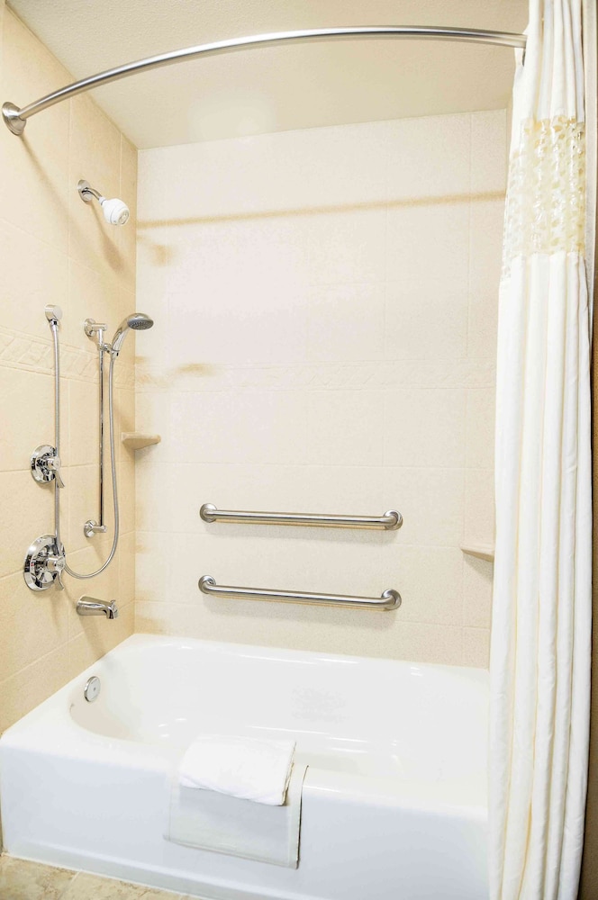 Hampton Inn & Suites Pinedale - photo 23
