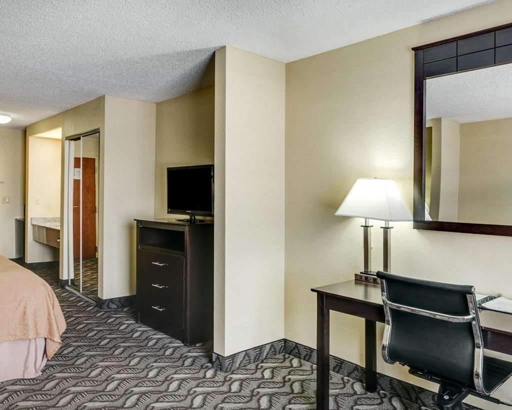 Quality Suites Baton Rouge East Denham Springs - photo 19