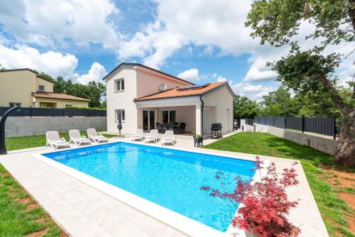 Villa Putina — 4-Star Luxury Hotel in Kanfanar, Croatia