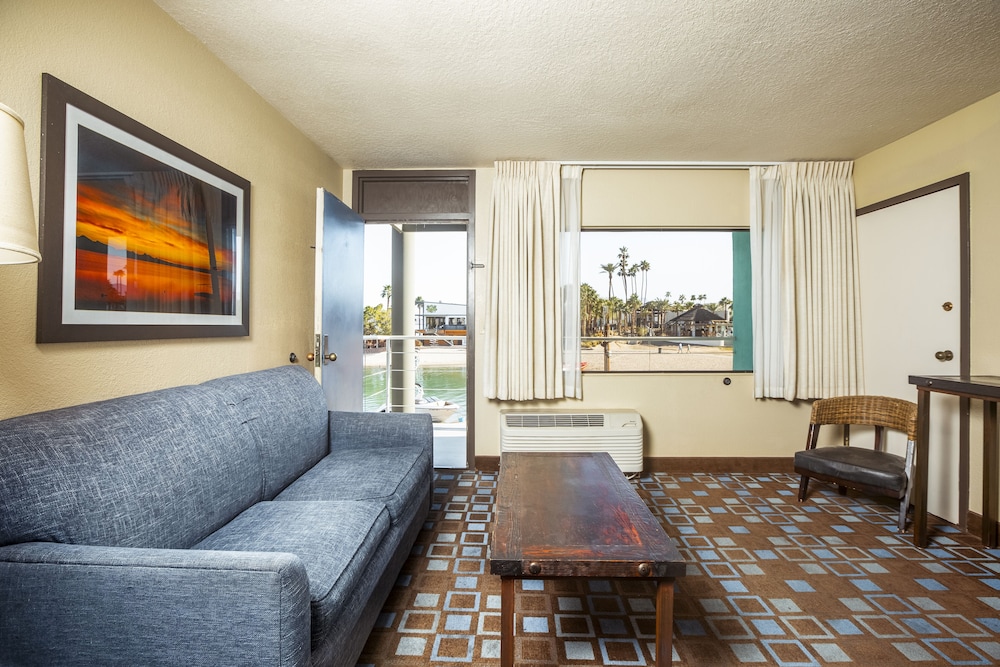 The Nautical Beachfront Resort - photo 17