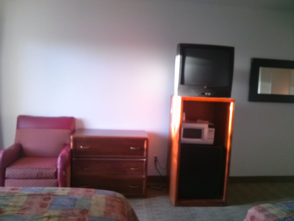 ValuStay Inn and Suites - photo 9