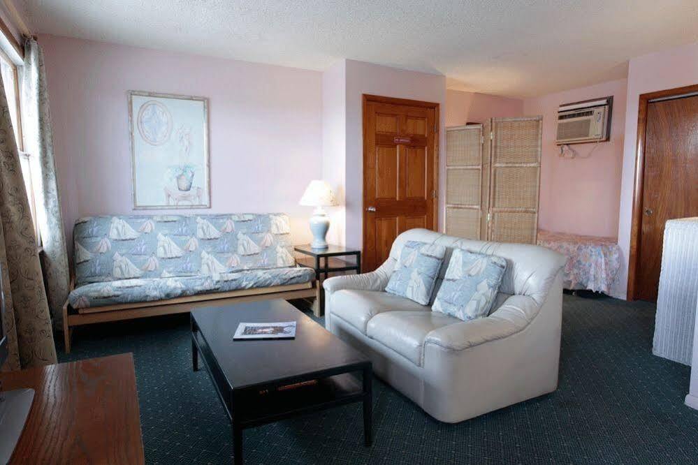 The Buckingham Motel Adults only - photo 31