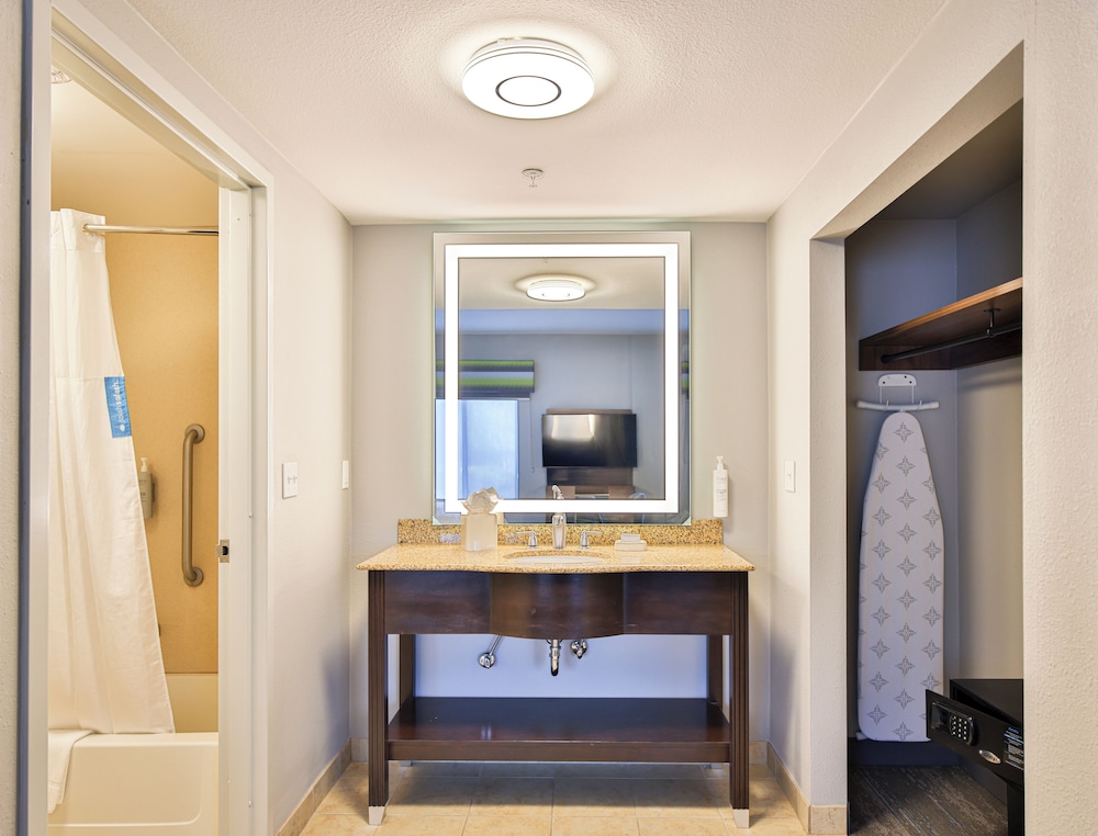 Hampton Inn & Suites Seattle Kent WA - photo 58