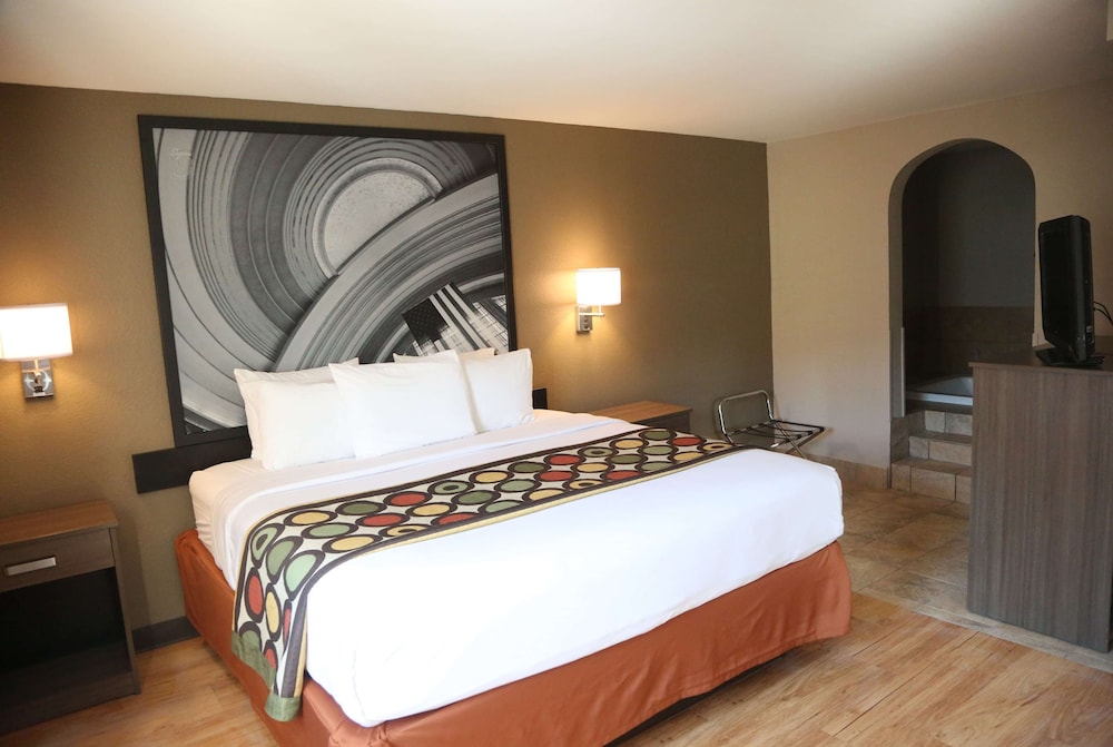 Super 8 by Wyndham Portsmouth - photo 12