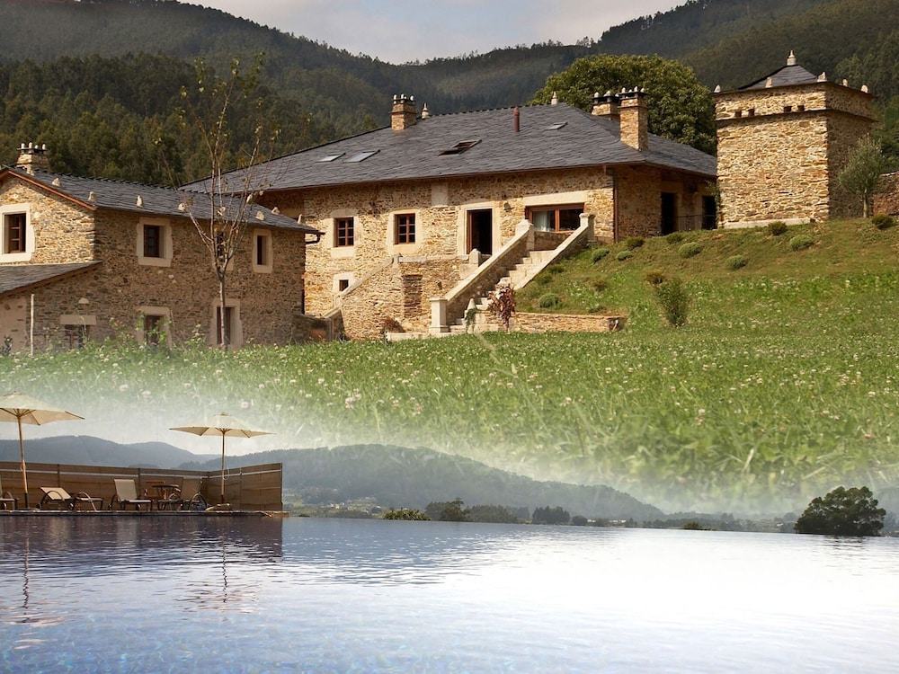 Finca Areal in Viveiro, Spain