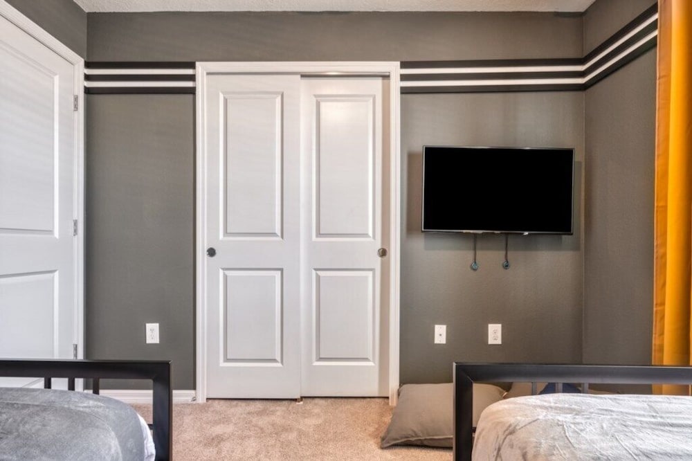 NEW 5 Bdrm Windsor Island Resort - photo 14
