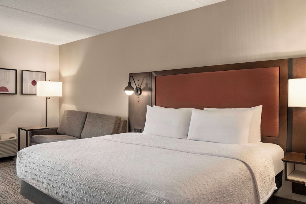 Hampton Inn Columbia Downtown Historic District - photo 11