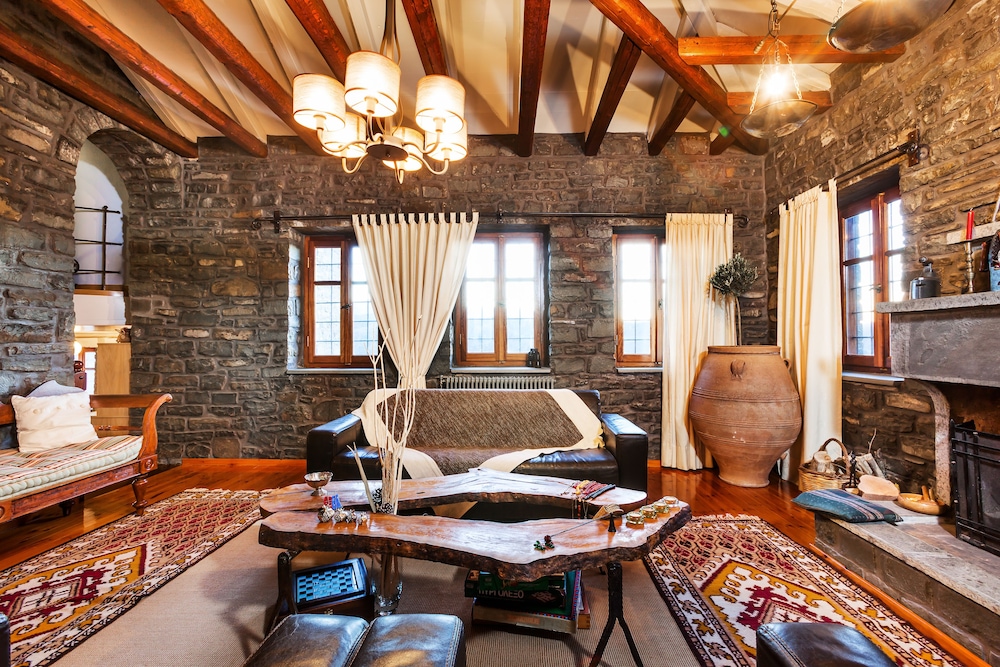 Heaven's View Kipoi — 4-Star Luxury Hotel in Asprangeloi, Greece