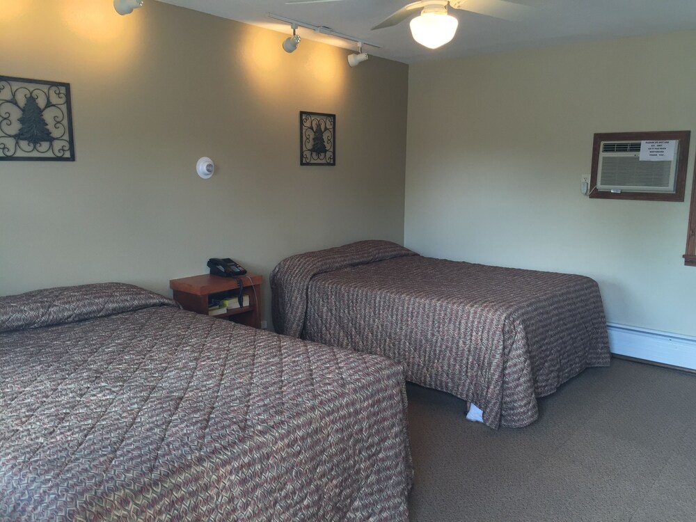 Evergreen Inn - photo 4