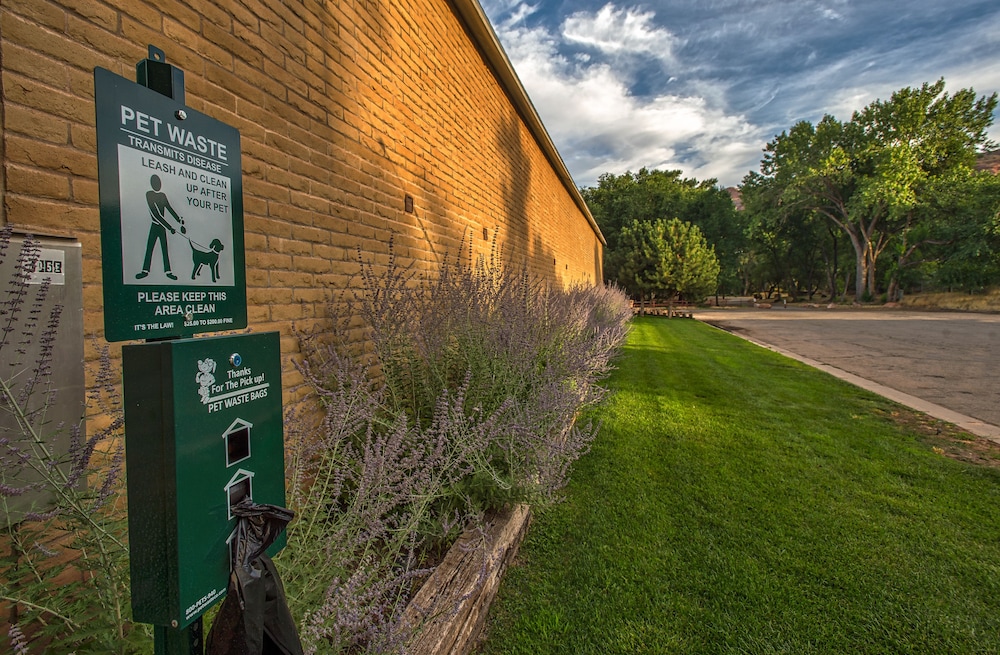 Moab Rustic Inn - photo 61