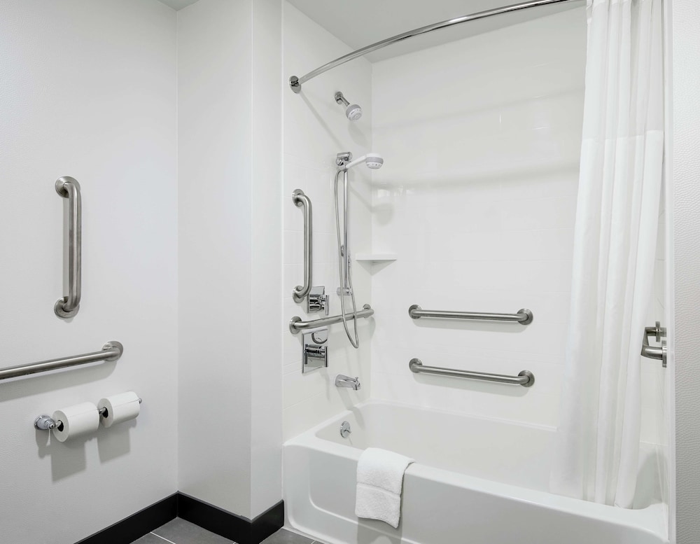 Hampton Inn & Suites Chicago Waukegan - photo 22