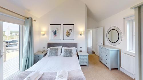 Prospect Lodge at The Bay Filey sleeps up to 6 and 2 dogs stay for free