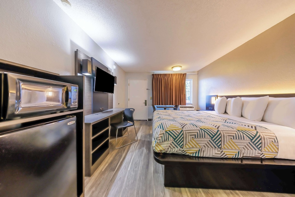 Econo Lodge Portland I 205 - photo 7