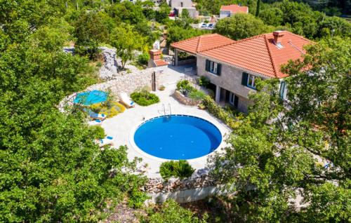Villa Kate outdoor pool 4 bedrooms free parking — 4-Star Luxury Hotel in Dubrovnik, Croatia