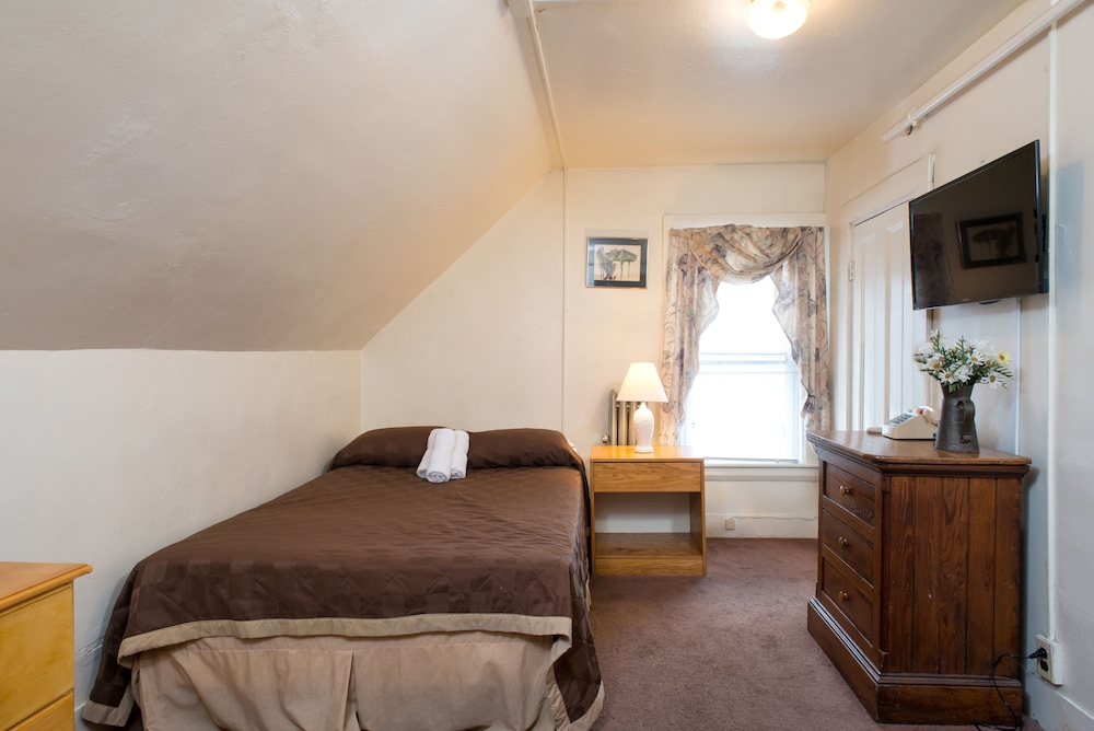 The Farrington Inn - photo 6