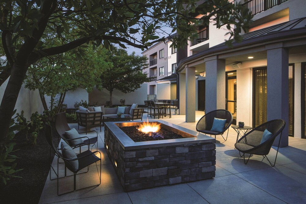 Courtyard by Marriott Petoskey at Victories Square - photo 25