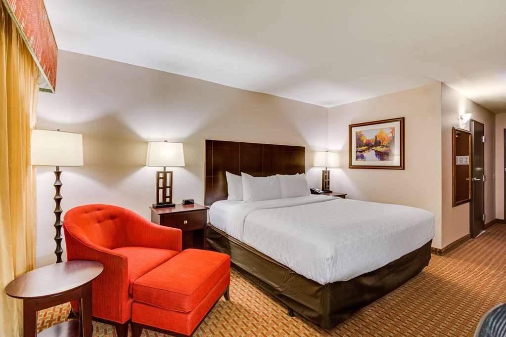 Clarion Hotel Convention Center - photo 18