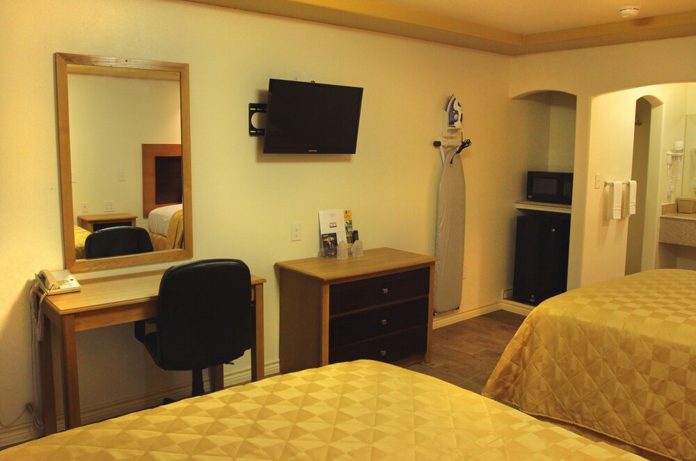 Maverick Inn - photo 6