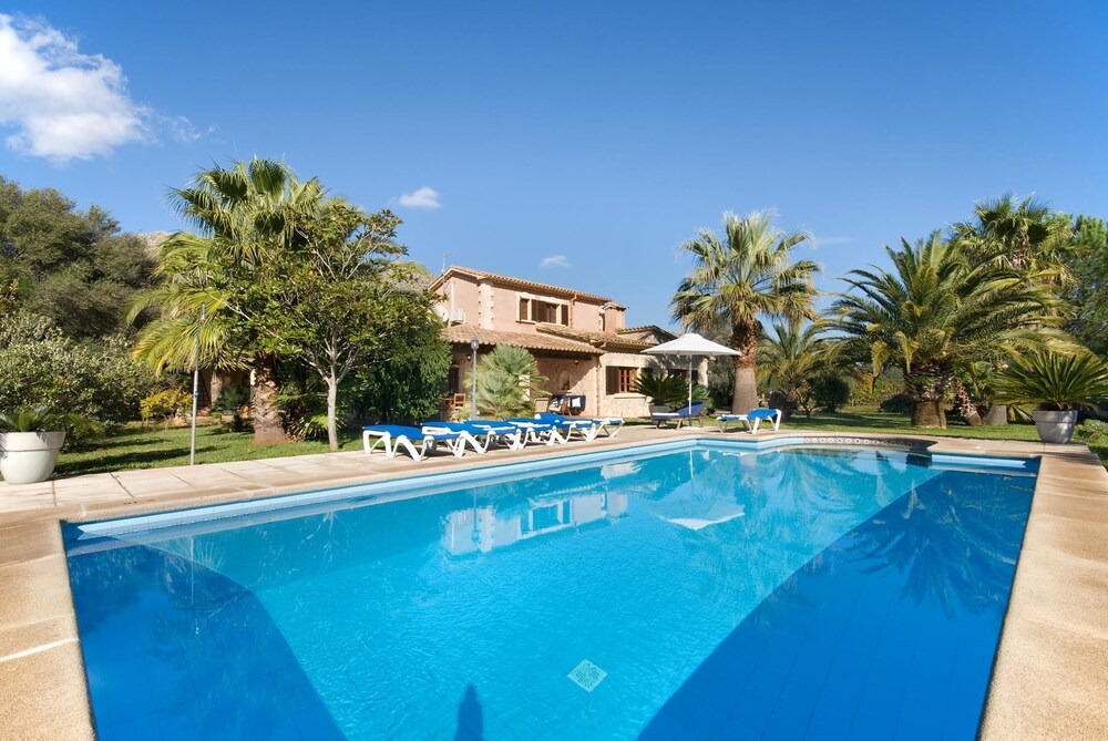Jarda De Papallones - carbon neutral hotel in Pollenca