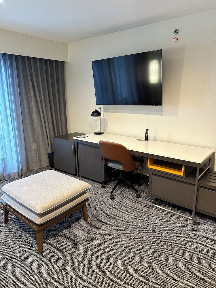 Courtyard by Marriott Fargo Moorhead MN - photo 8