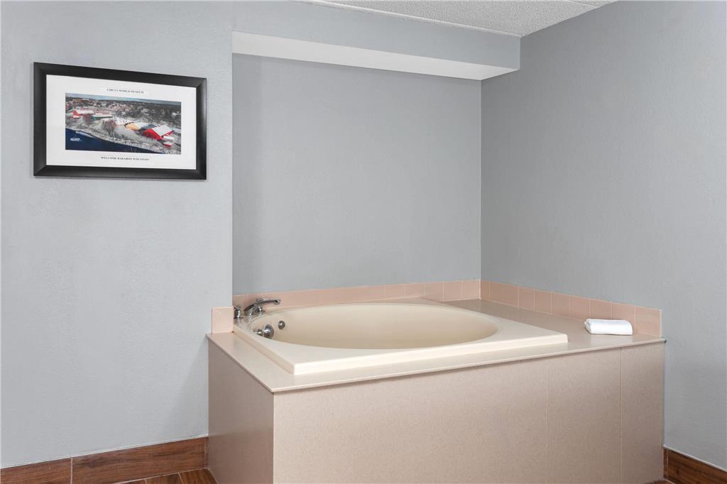AmericInn & Suites By Wyndham Baraboo Event Center - photo 23
