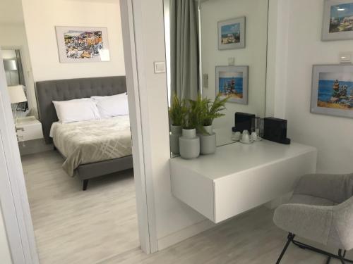 Sea View Holiday Apartment — 4-Star Luxury Hotel in Larnaca, Cyprus
