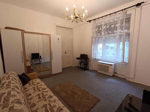 Budapest Airport Rom Apartman — 4-Star Luxury Hotel in Budapest, Hungary