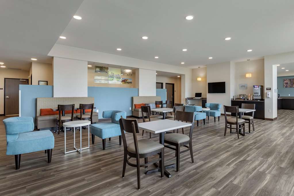 MainStay Suites Milwaukee Franklin - photo 21