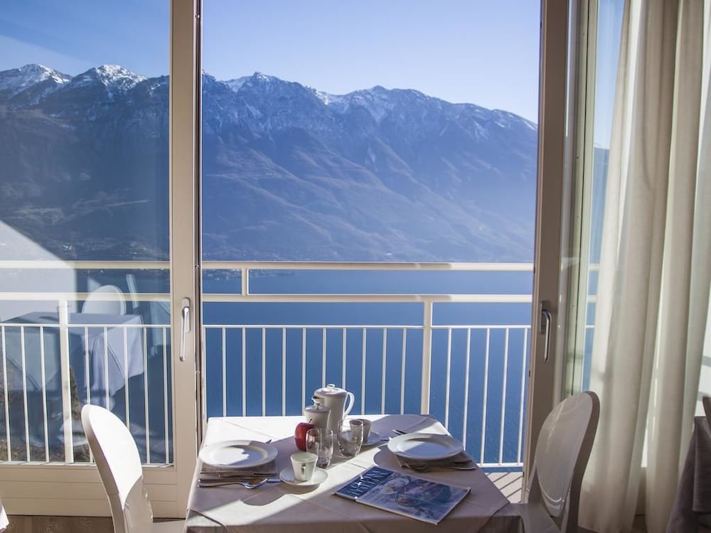 Locanda Al Castelletto — 4-Star Luxury Hotel in Malcesine, Italy