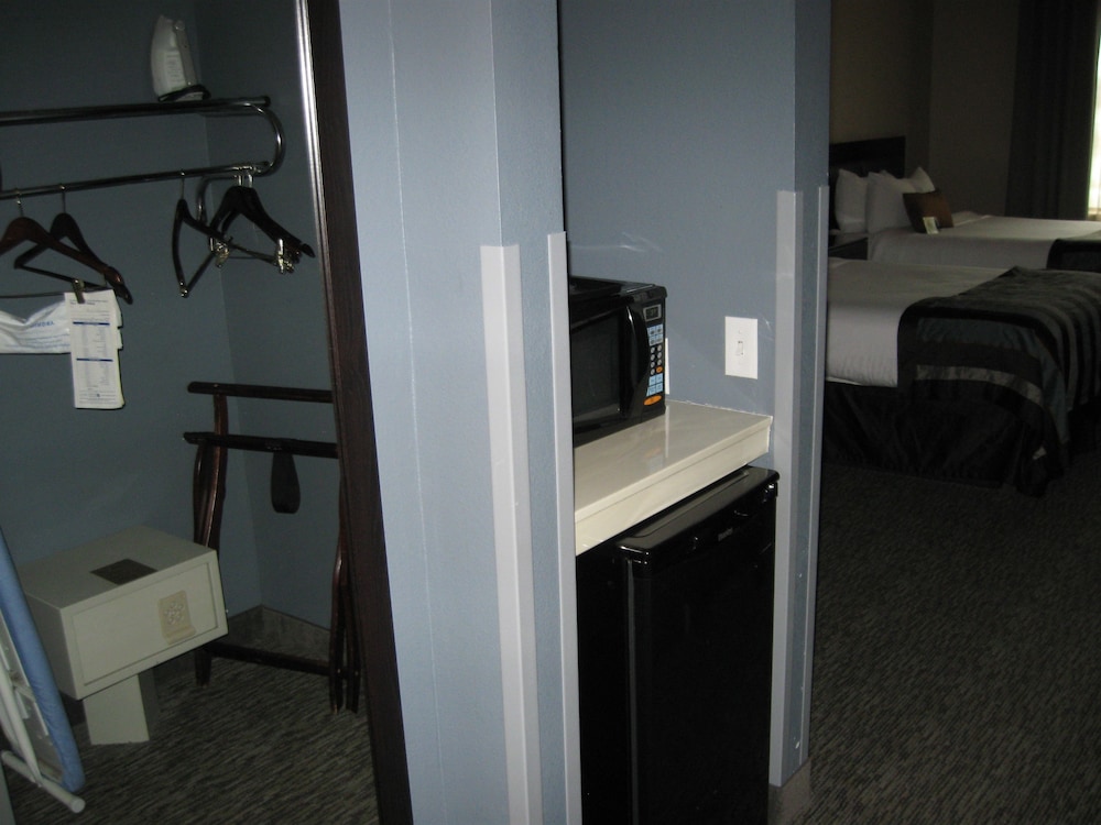 Wingate by Wyndham Fargo - photo 12