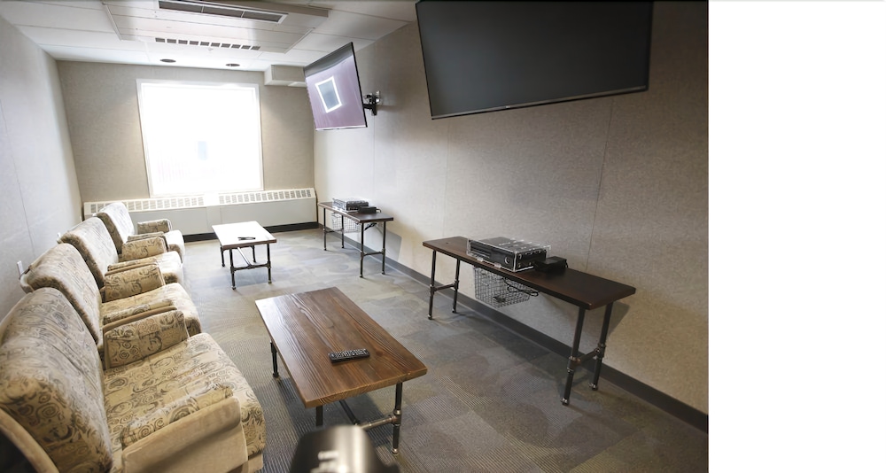 Arctic Oilfield Hotel - photo 8